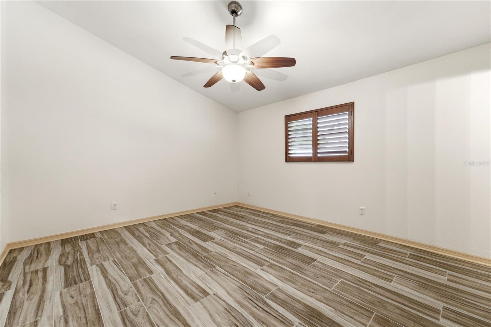 WOODMERE UN 02 - Residential