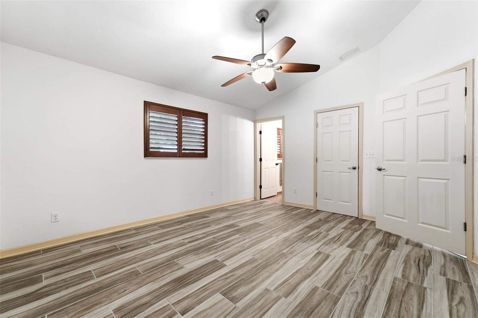WOODMERE UN 02 - Residential