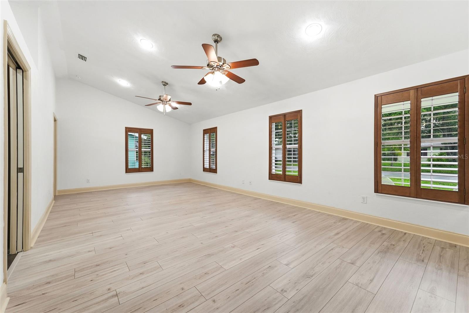 WOODMERE UN 02 - Residential
