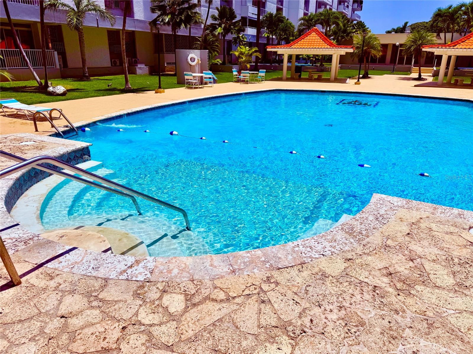 LOS PINOS COUNCIL OF OWNERS - Residential