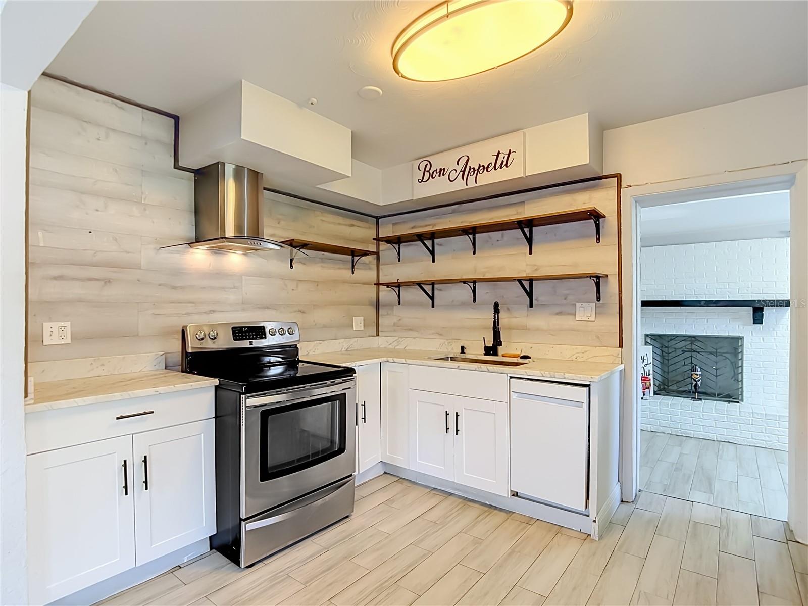 JOHN H DREWS FIRST EXT - Residential