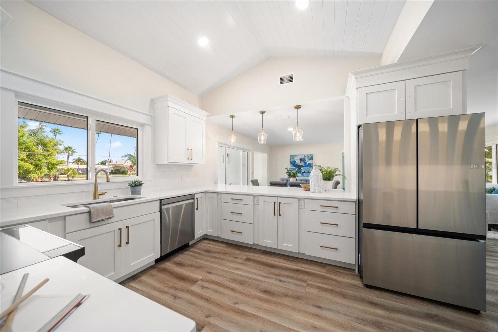 BELLEAIR ESTATES - Residential
