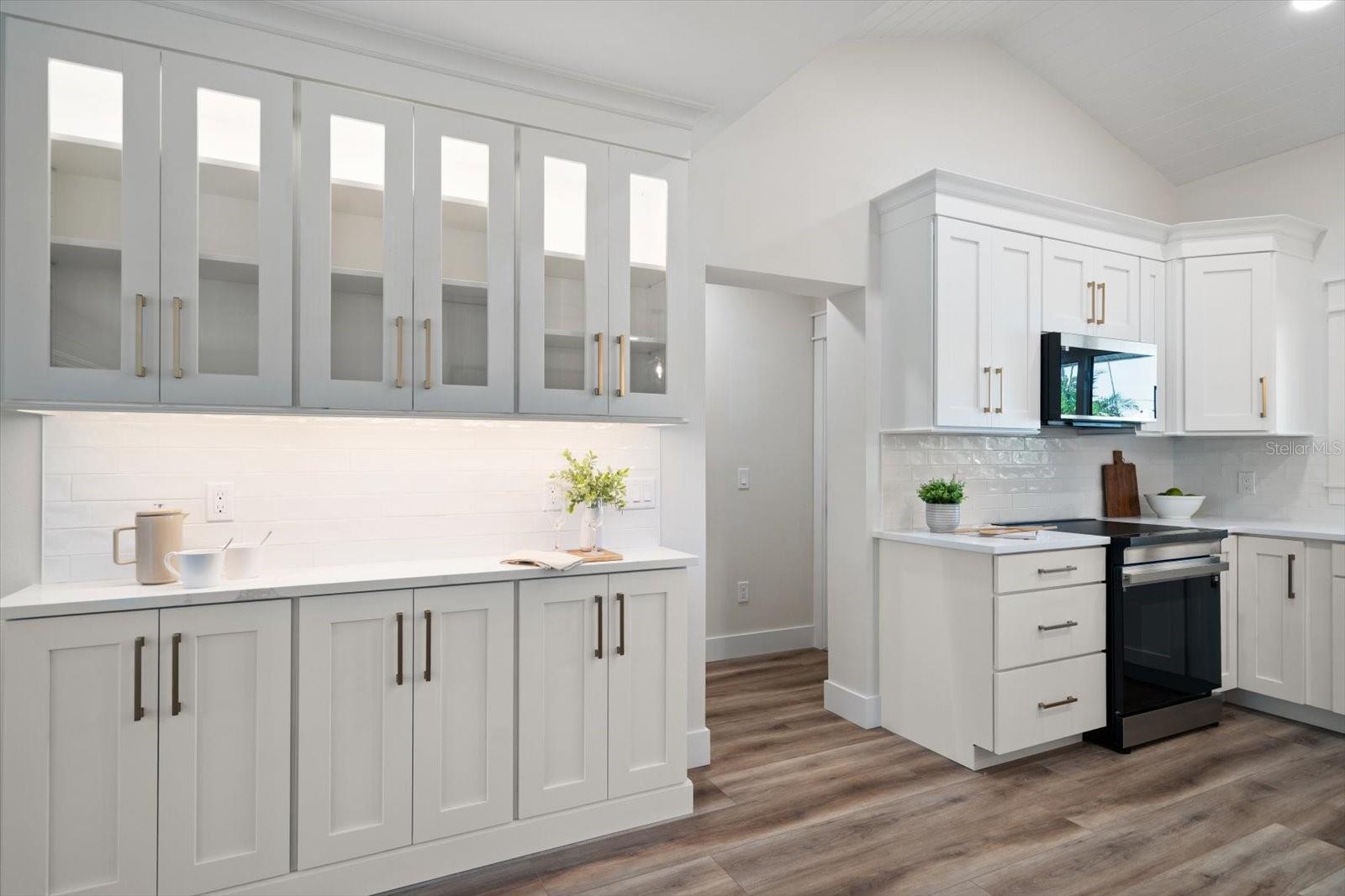 BELLEAIR ESTATES - Residential