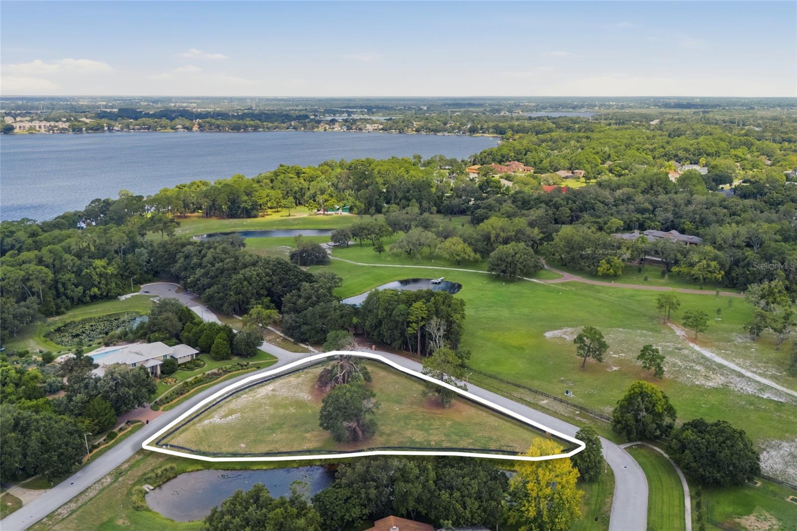 LAKEPLACE - Land