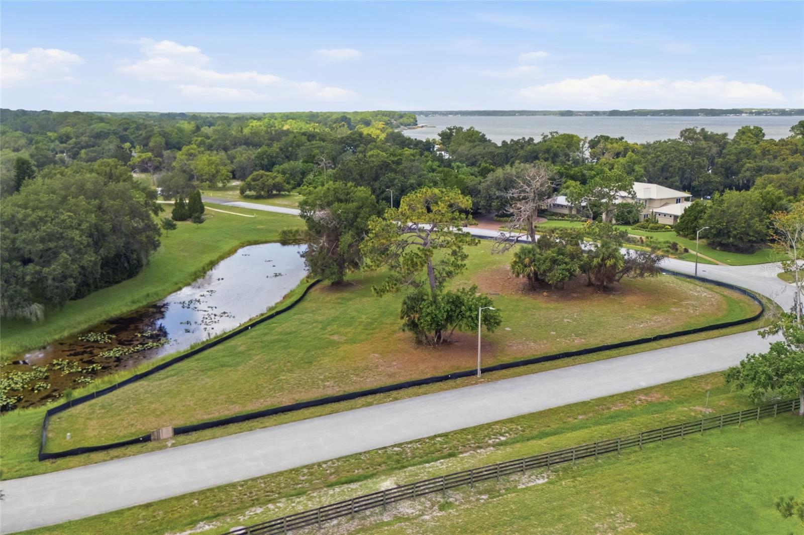 LAKEPLACE - Land
