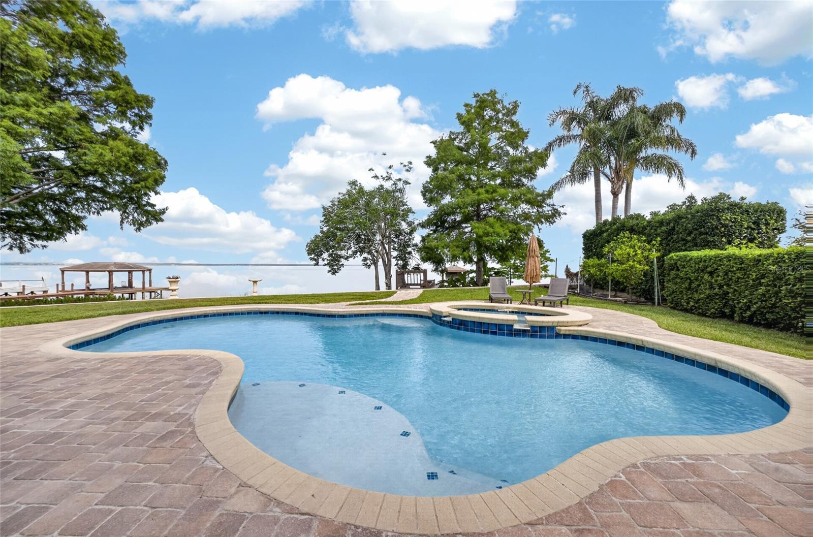 LAKEVIEW RESERVE - Residential