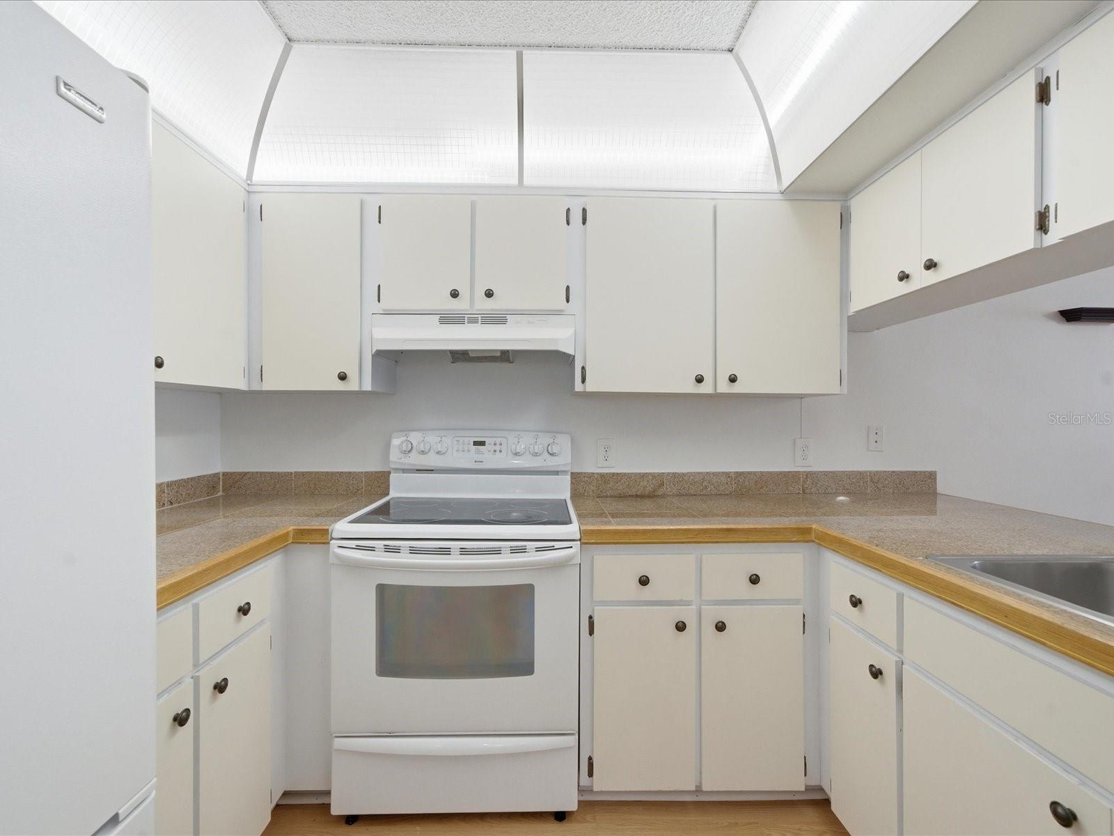 HILLSIDE CONDO - Residential