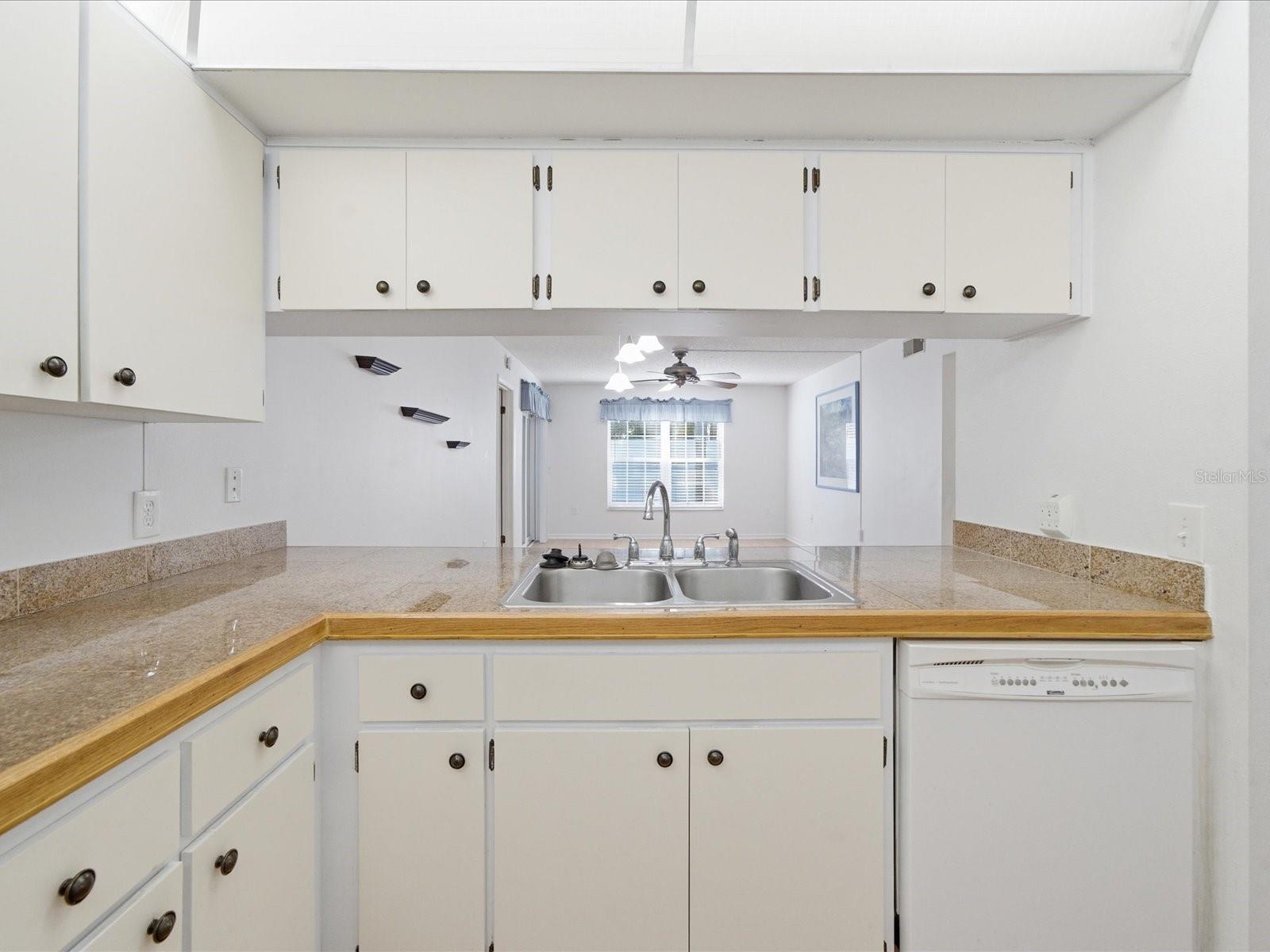 HILLSIDE CONDO - Residential