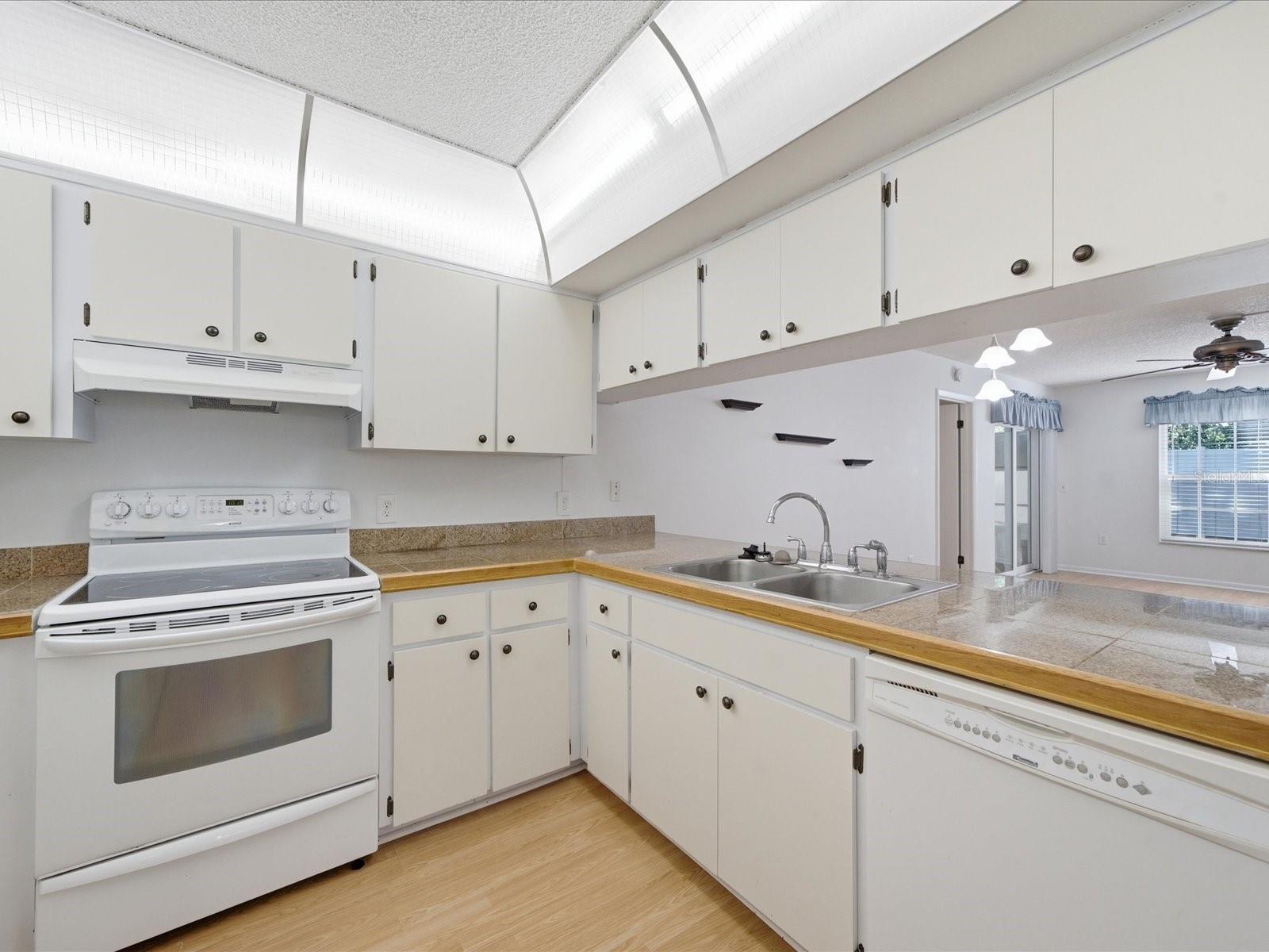 HILLSIDE CONDO - Residential