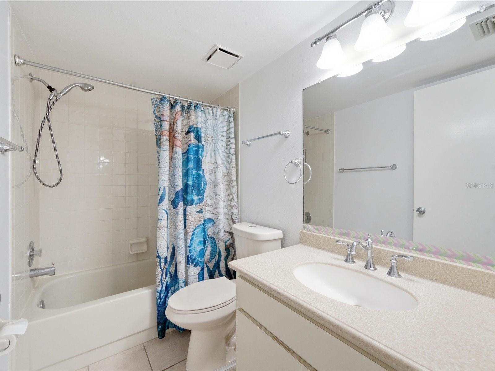 HILLSIDE CONDO - Residential