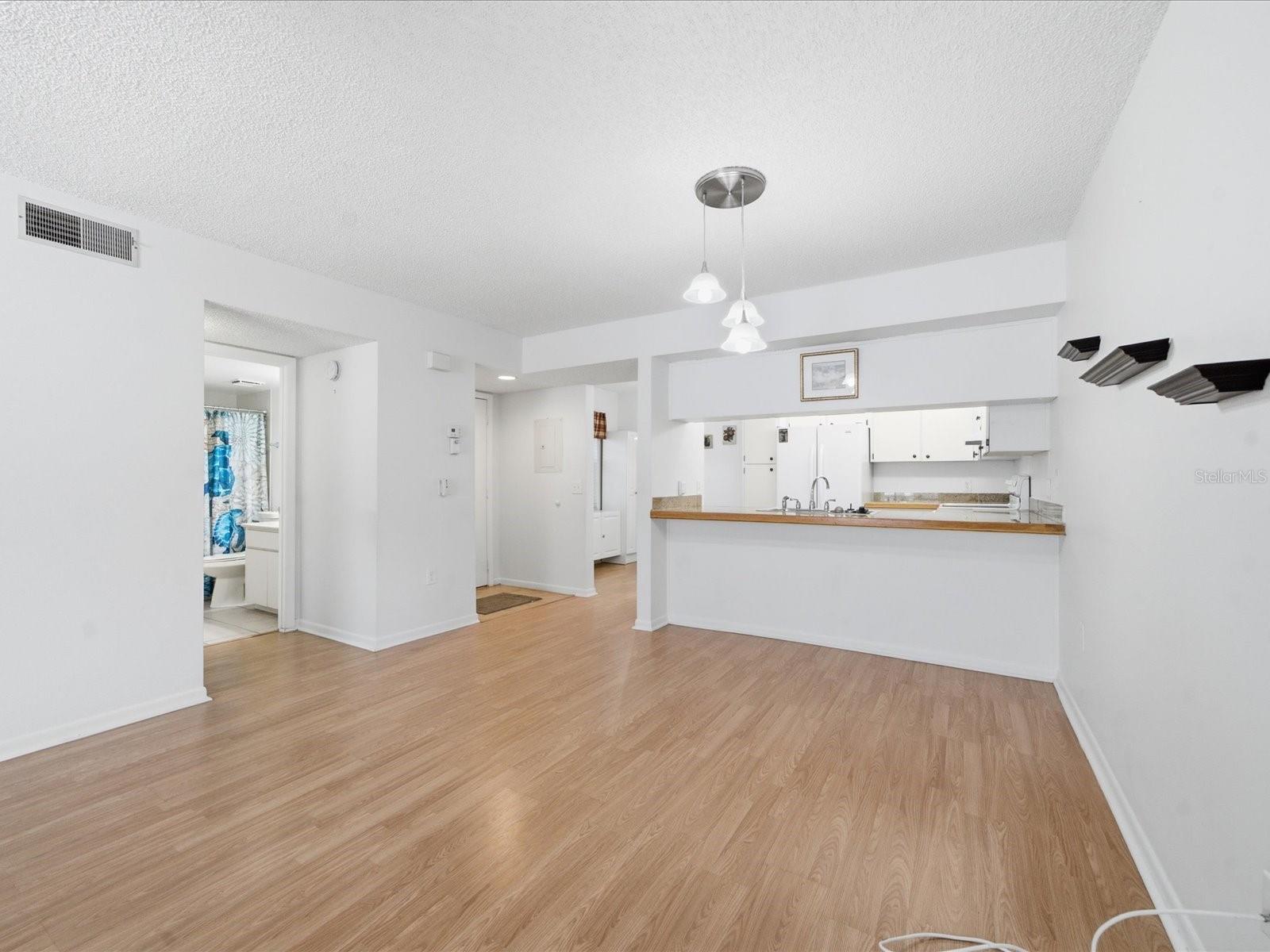 HILLSIDE CONDO - Residential