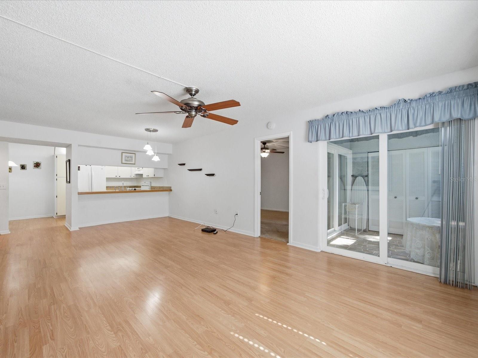 HILLSIDE CONDO - Residential