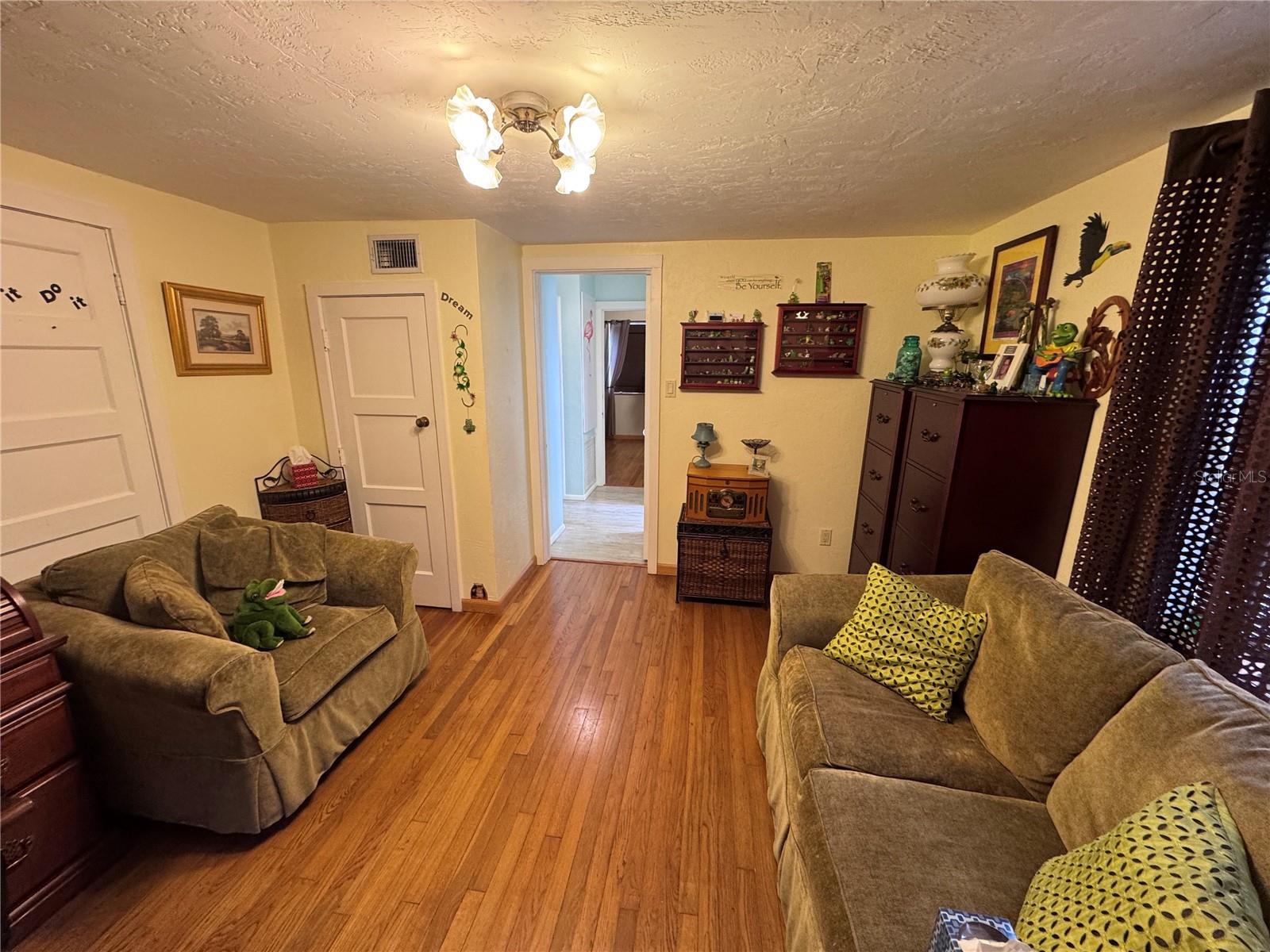 GOLDEN AGE VILLAS - Commercial Sale