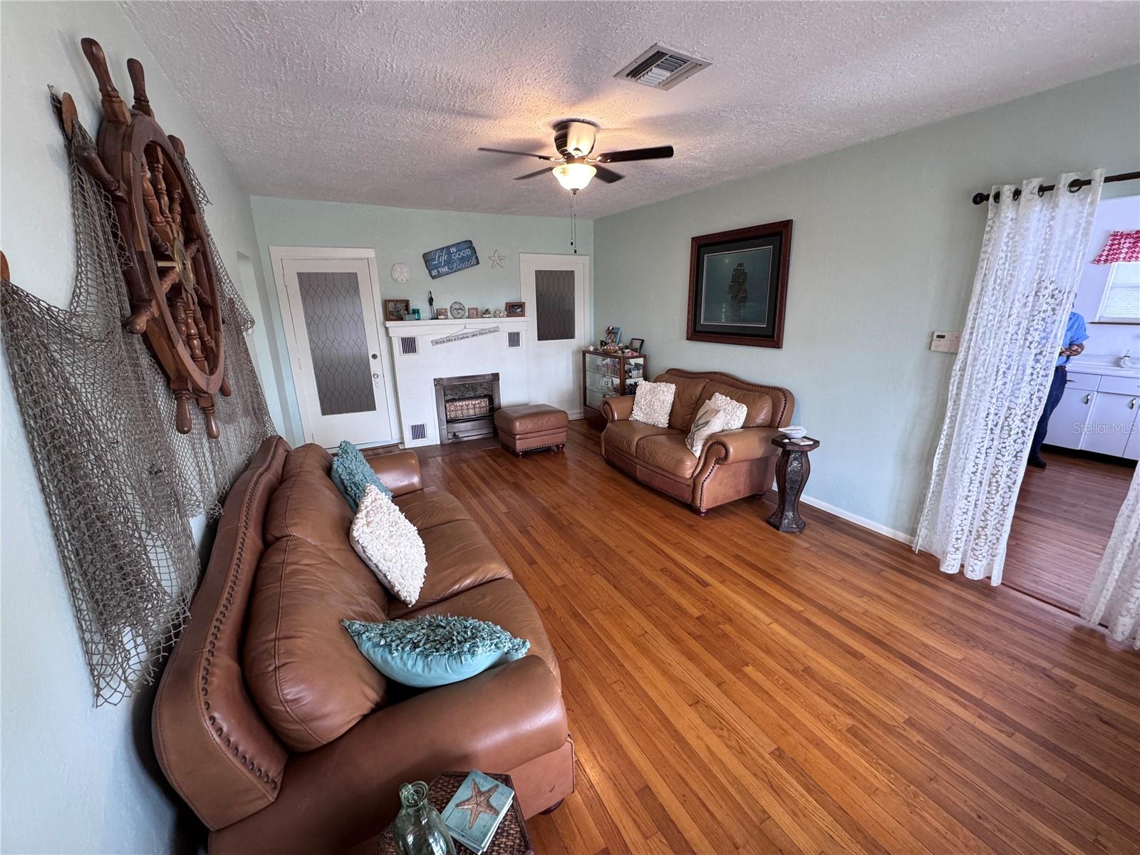 GOLDEN AGE VILLAS - Commercial Sale