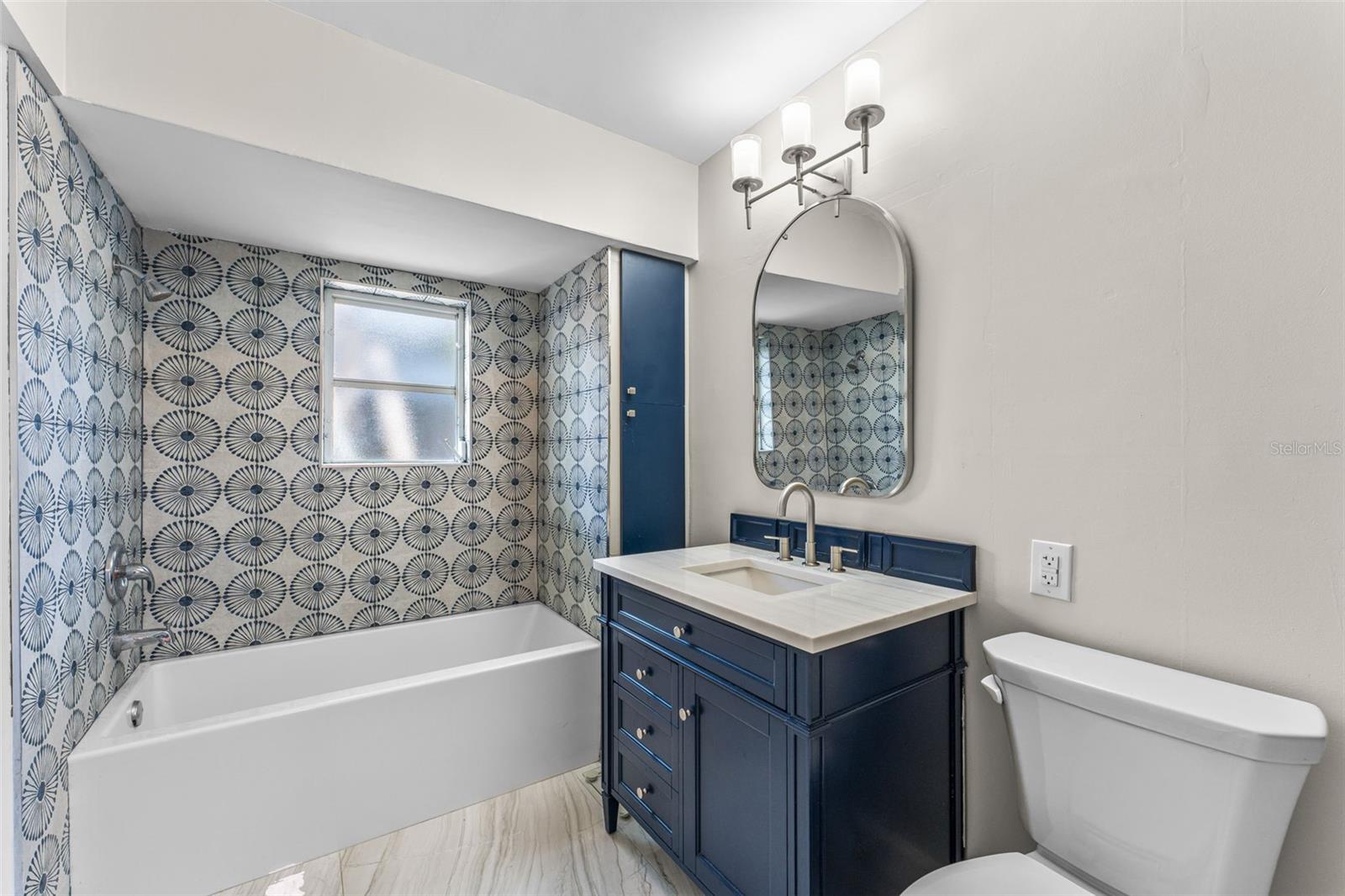 KENILWORTH - Residential