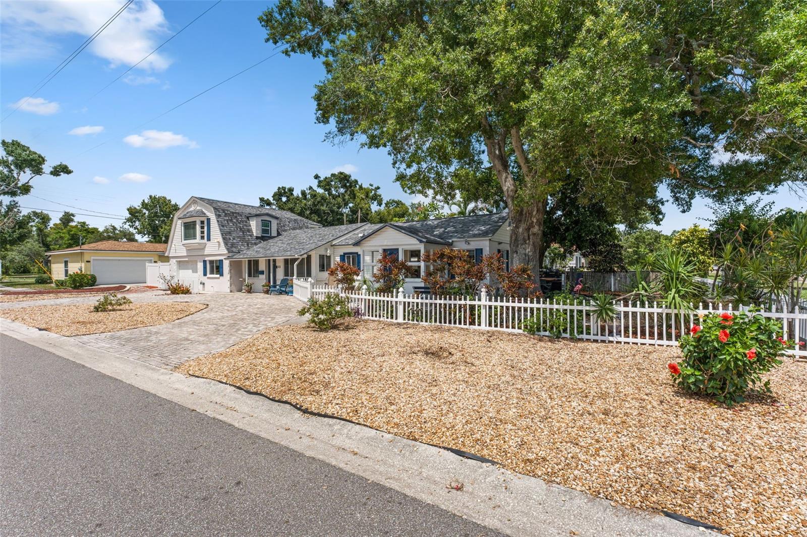KENILWORTH - Residential