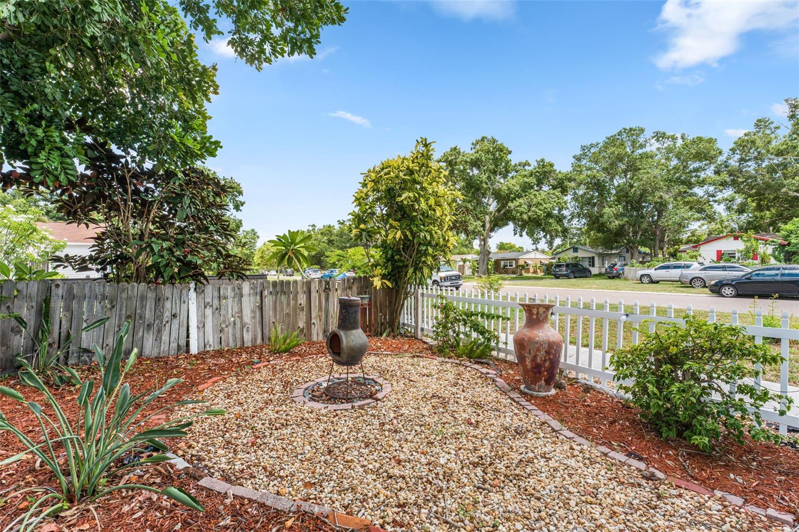 KENILWORTH - Residential