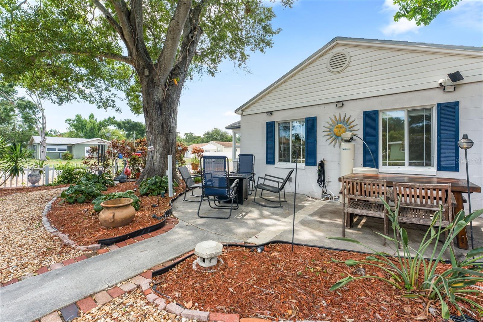 KENILWORTH - Residential