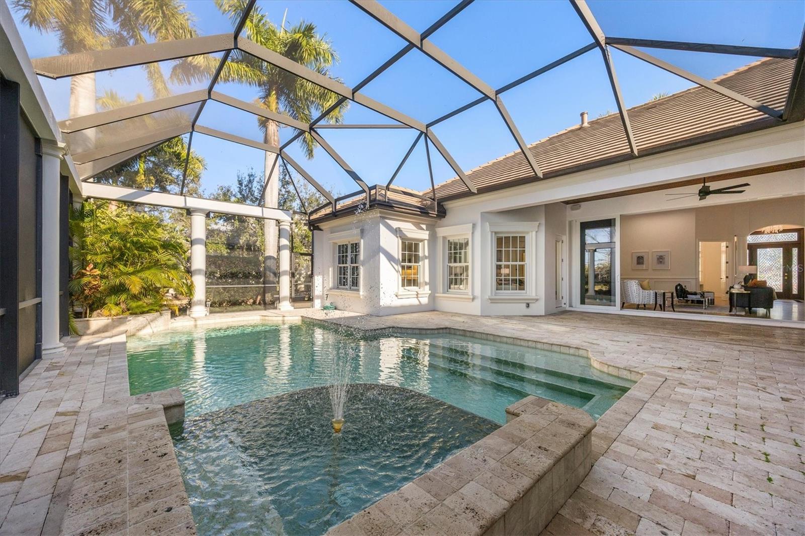 LAKE CLUB - Residential