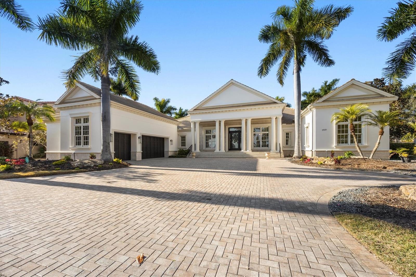 LAKE CLUB - Residential