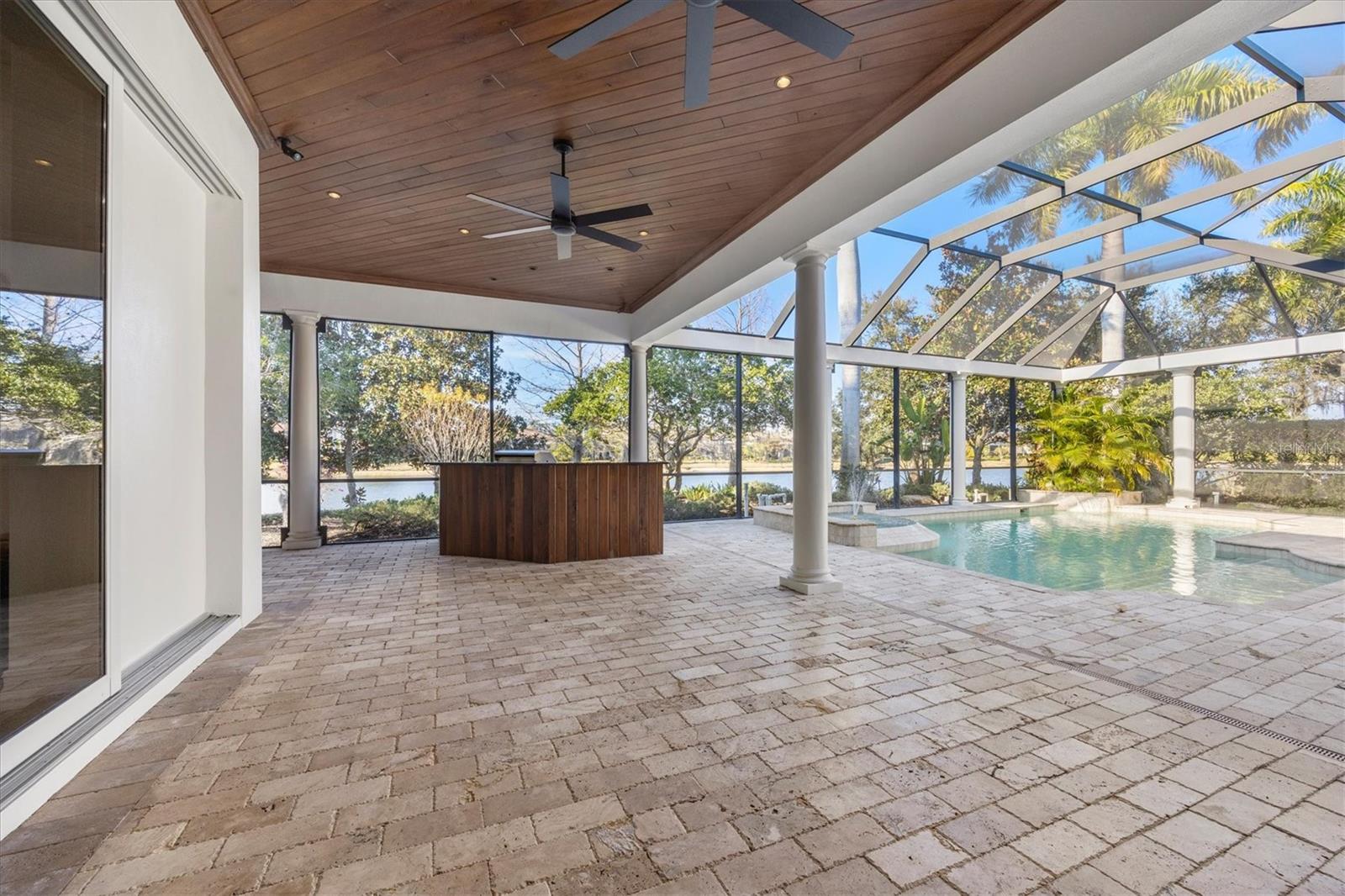 LAKE CLUB - Residential