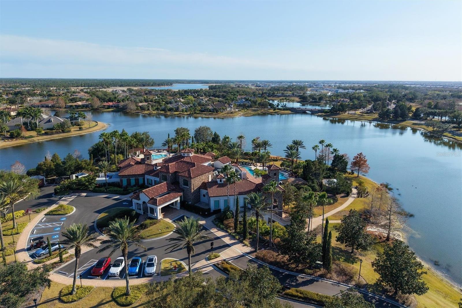 LAKE CLUB - Residential