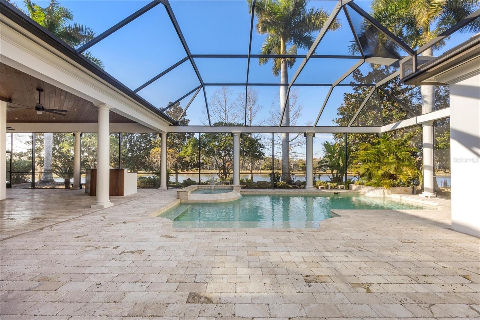 LAKE CLUB - Residential