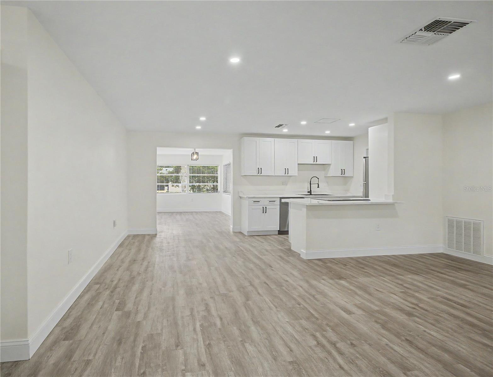 BEVERLY HILLS UNIT 06 - Residential
