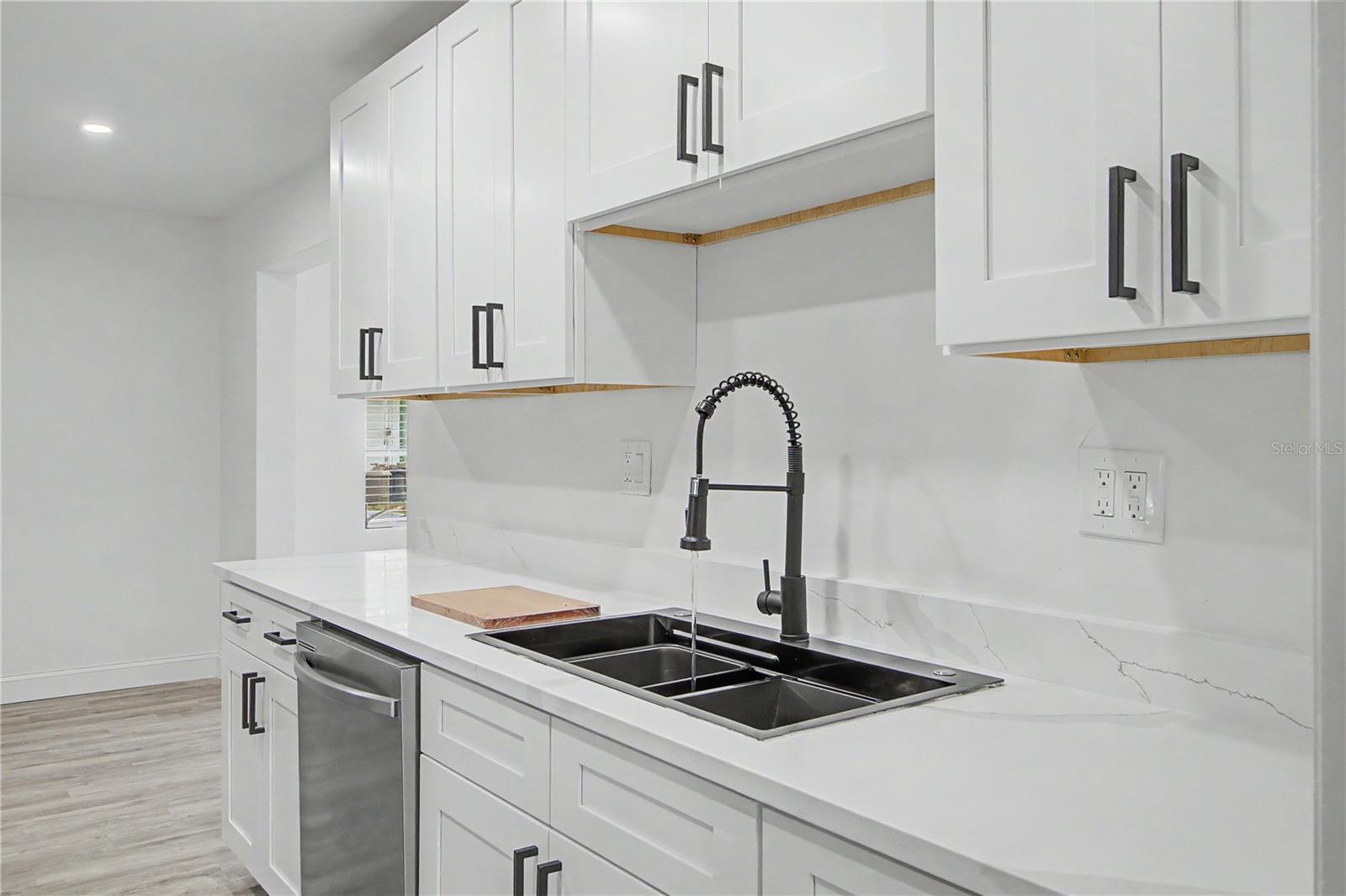 BEVERLY HILLS UNIT 06 - Residential