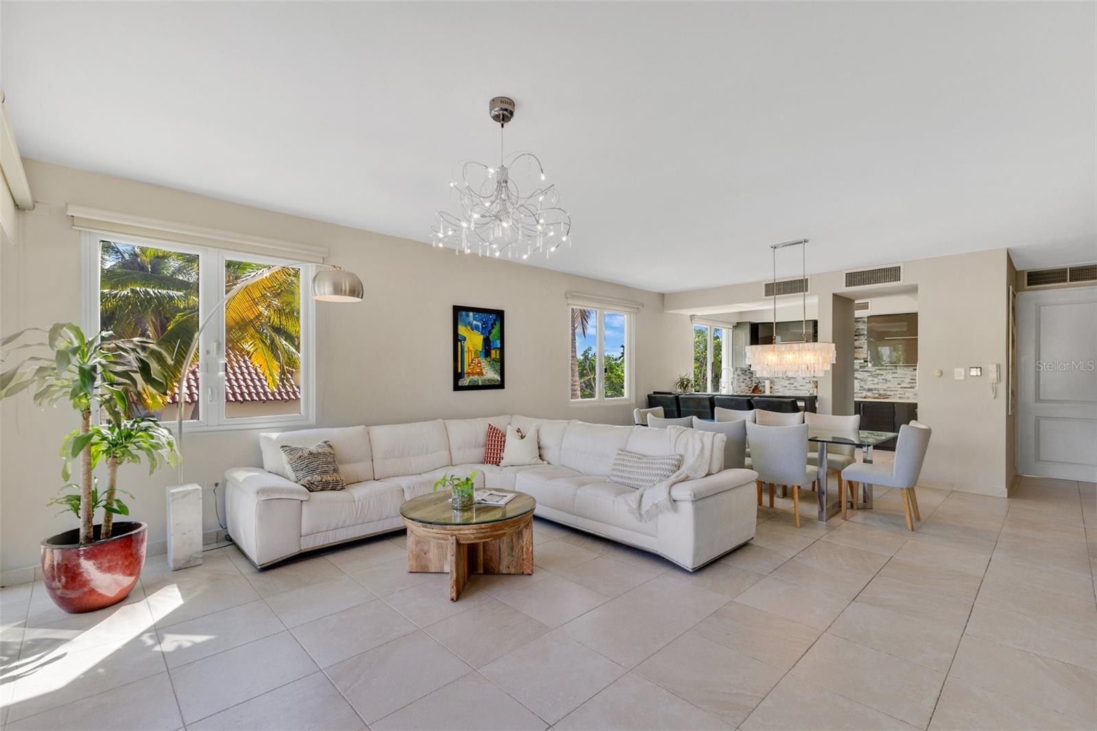 COND TREASURE POINT - Residential