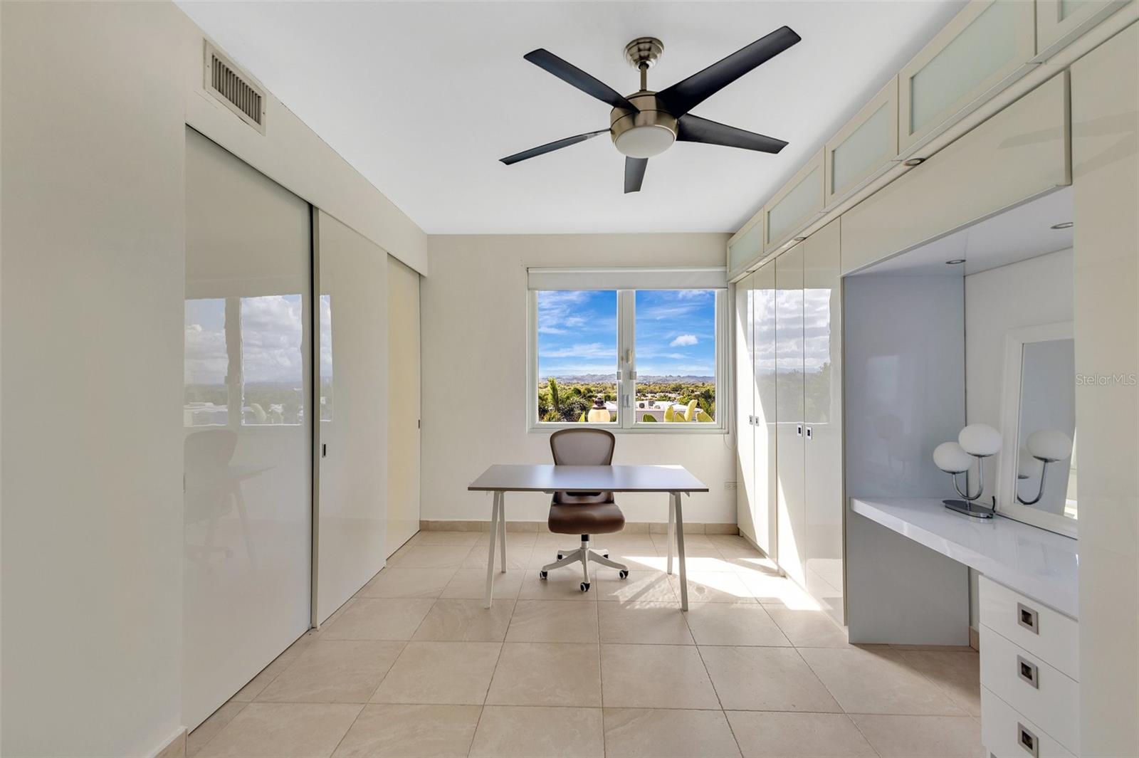 COND TREASURE POINT - Residential
