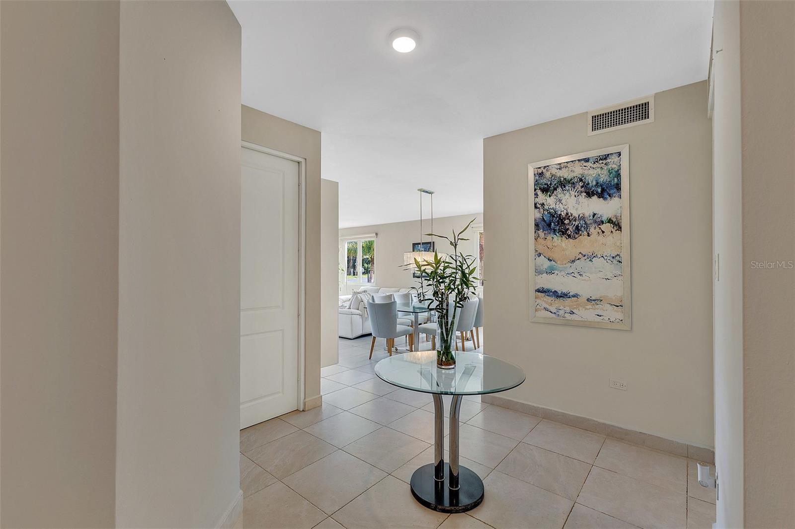 COND TREASURE POINT - Residential