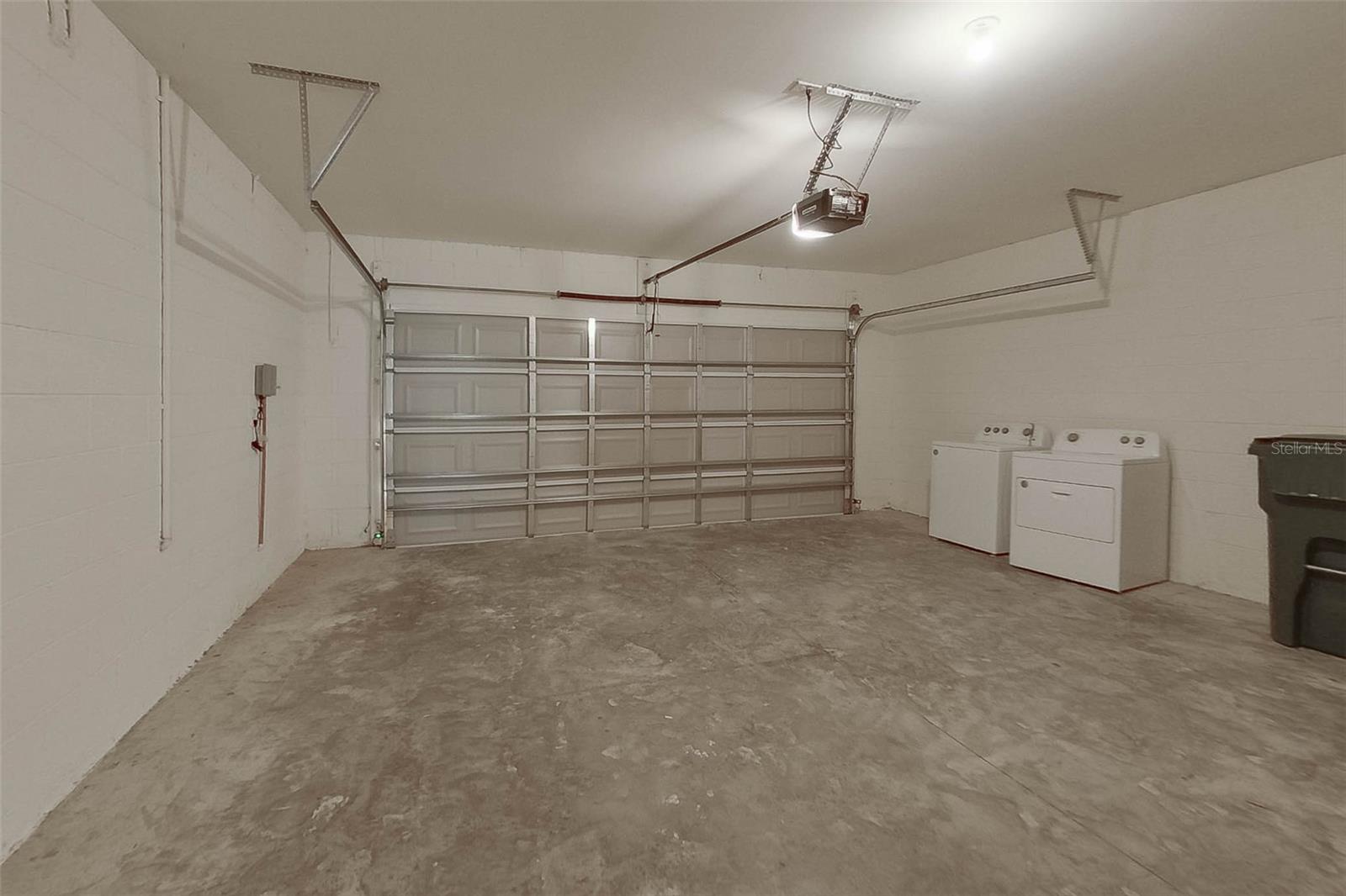 LAKE GRIFFIN RESERVE - Residential Lease