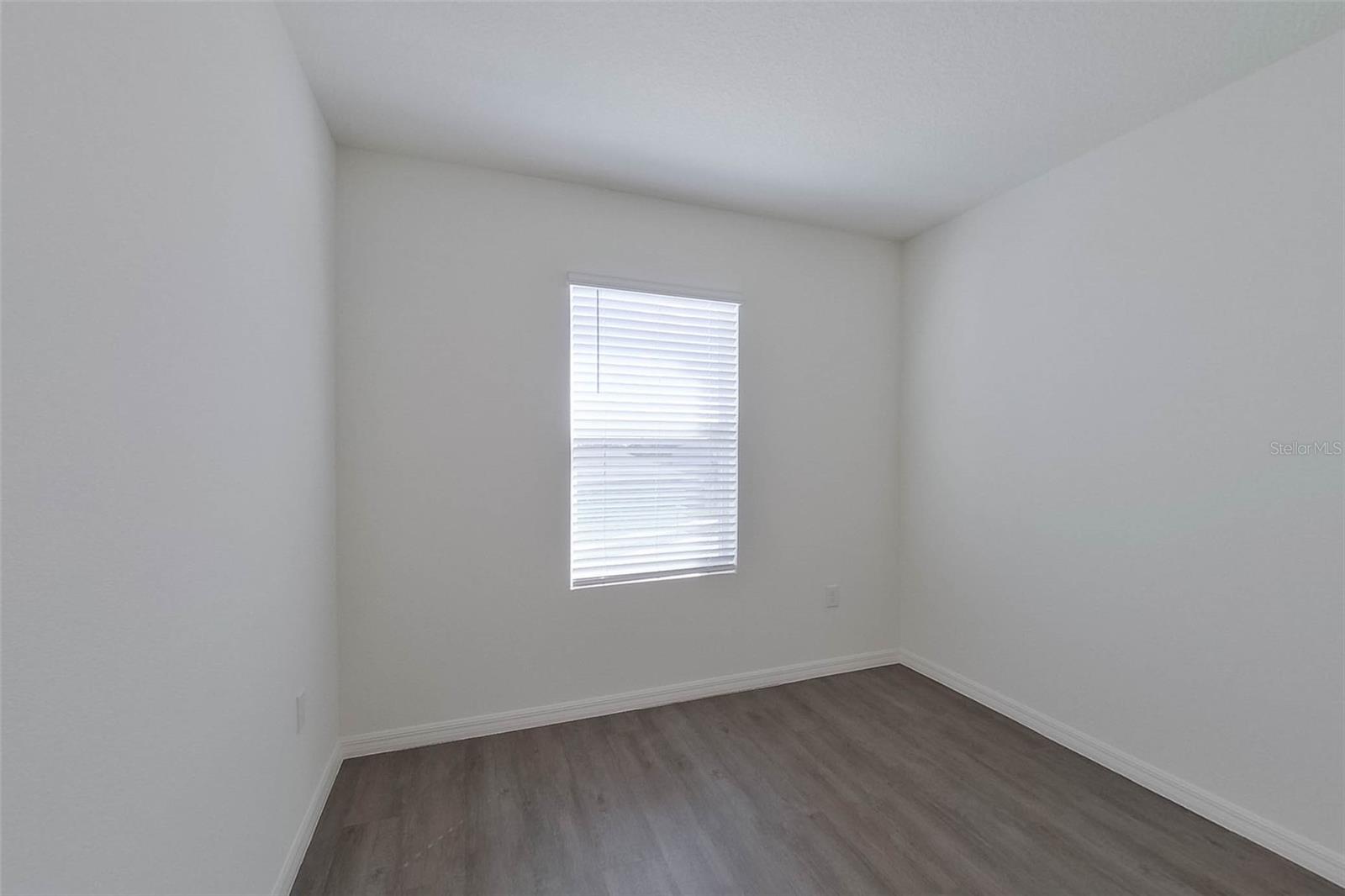 LAKE GRIFFIN RESERVE - Residential Lease