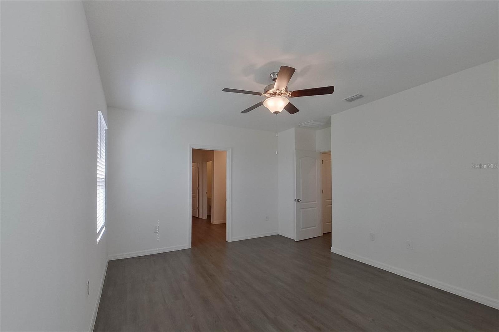 LAKE GRIFFIN RESERVE - Residential Lease