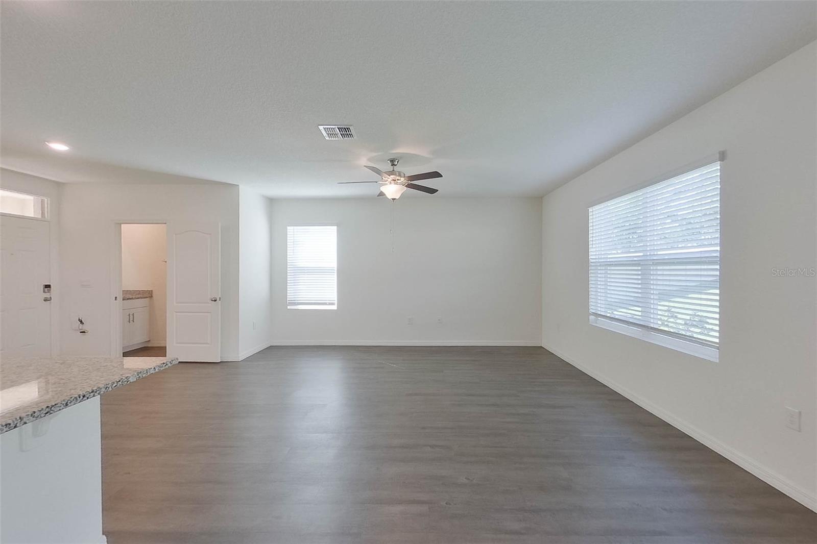 LAKE GRIFFIN RESERVE - Residential Lease
