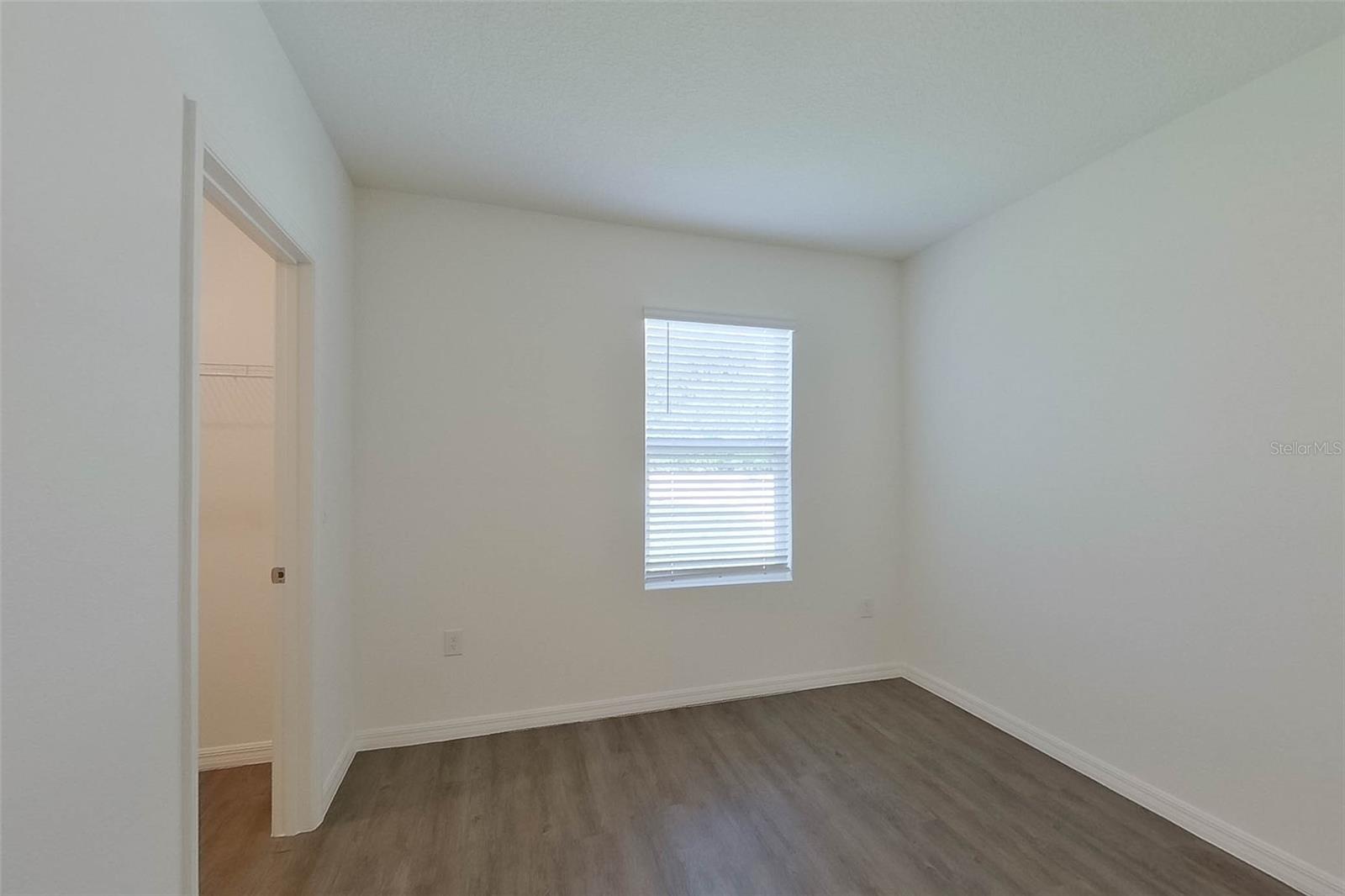 LAKE GRIFFIN RESERVE - Residential Lease