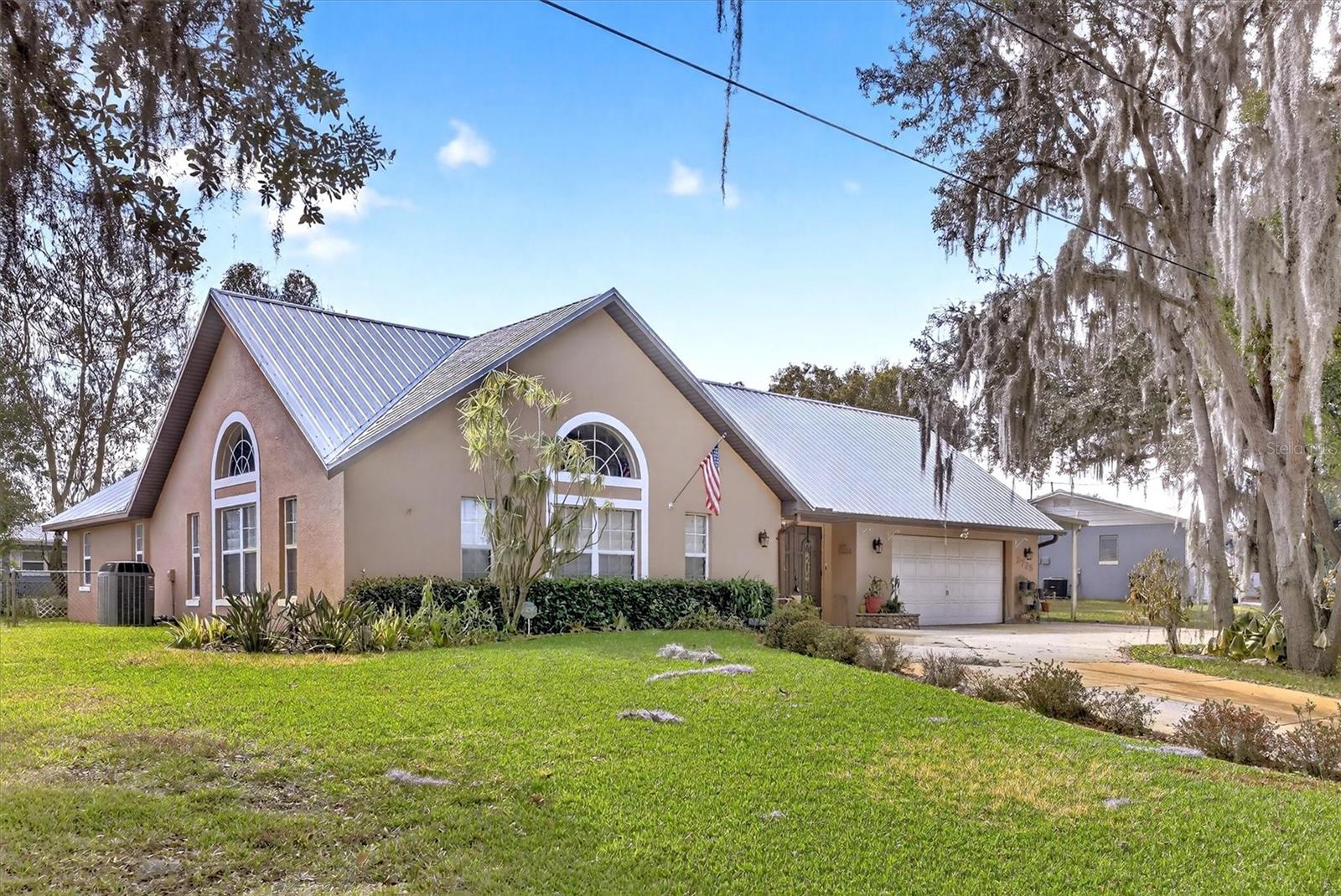 AVON PARK LAKES - Residential