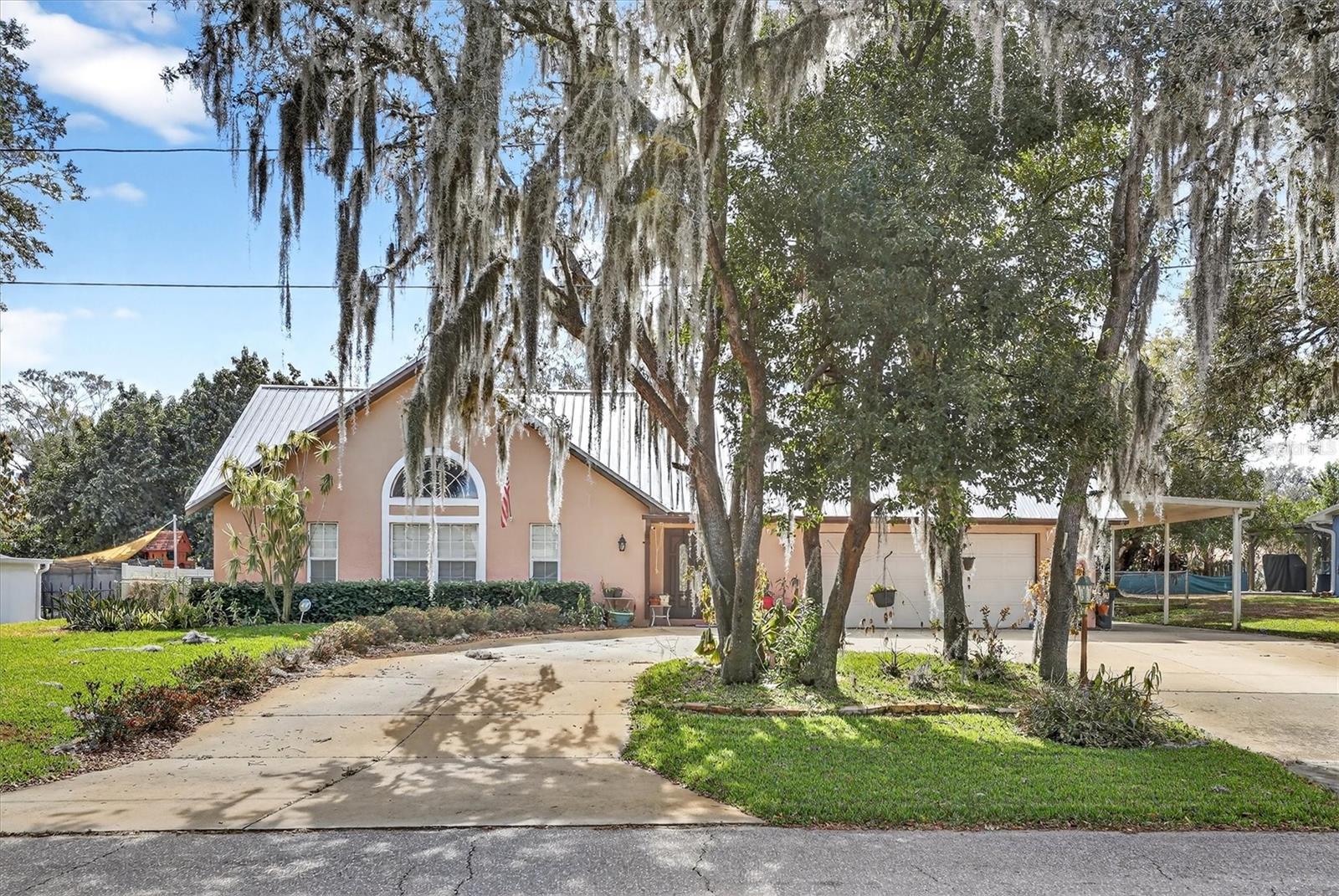 AVON PARK LAKES - Residential