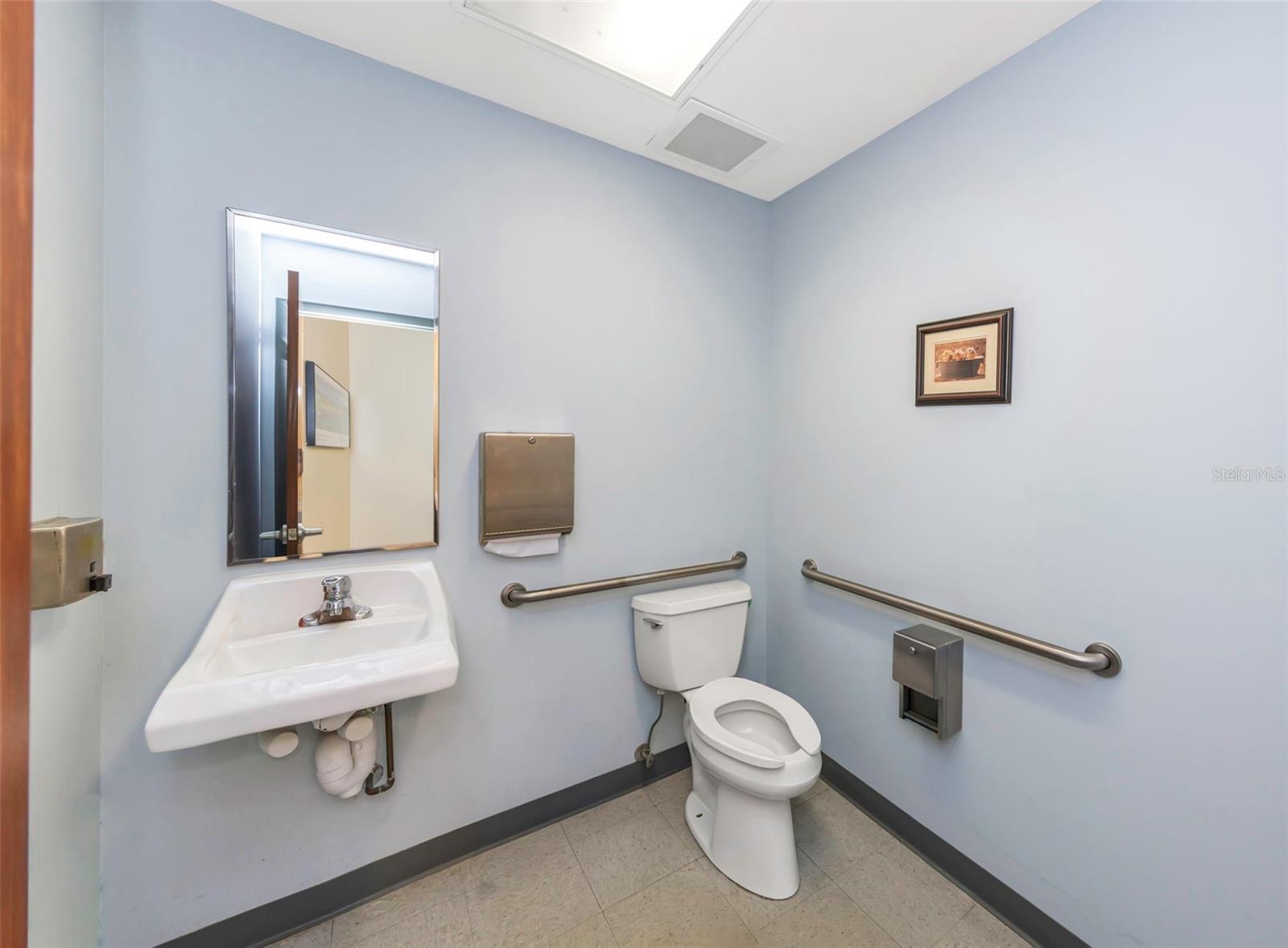 DREW PROFESSIONAL PARK - Commercial Sale