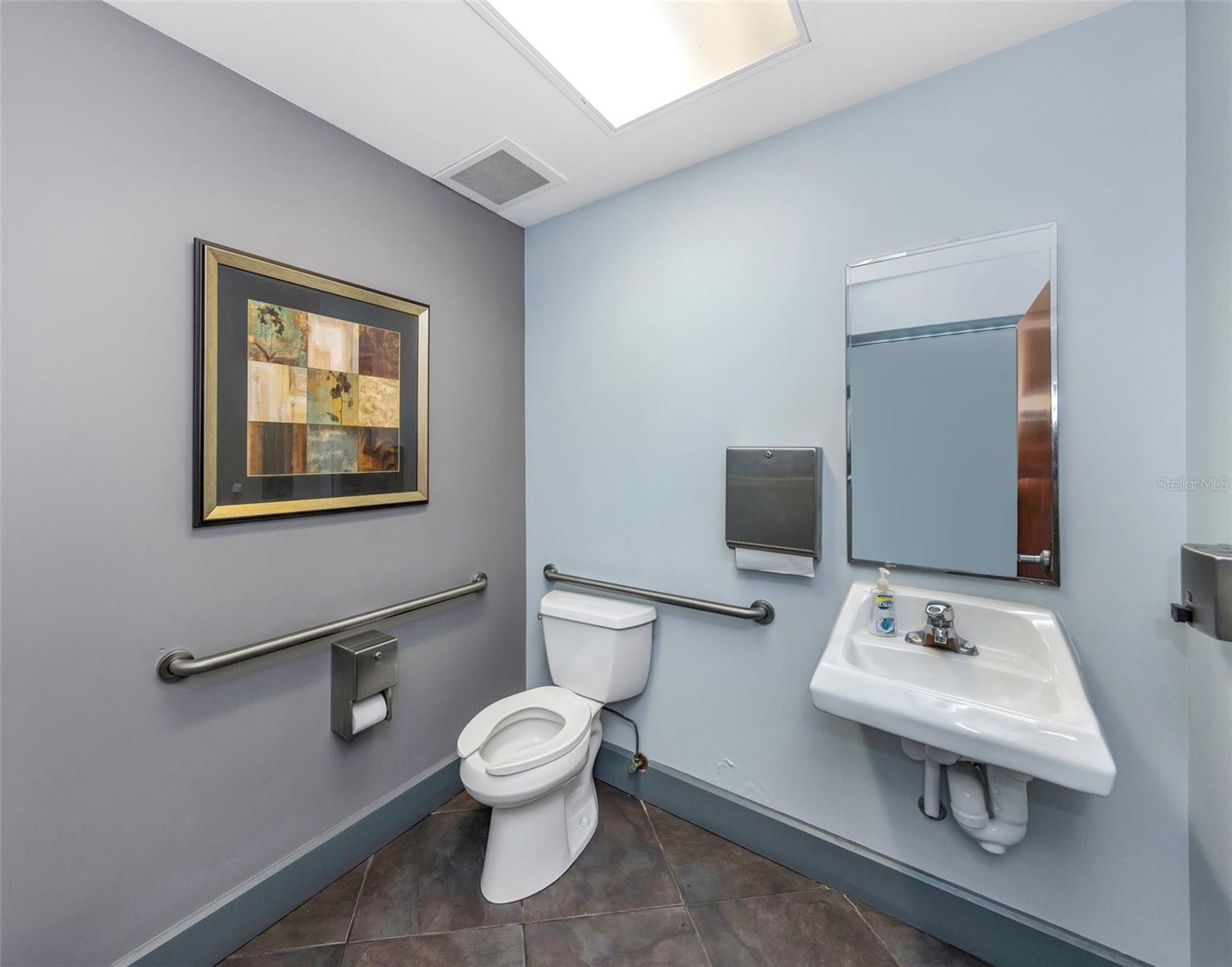 DREW PROFESSIONAL PARK - Commercial Sale