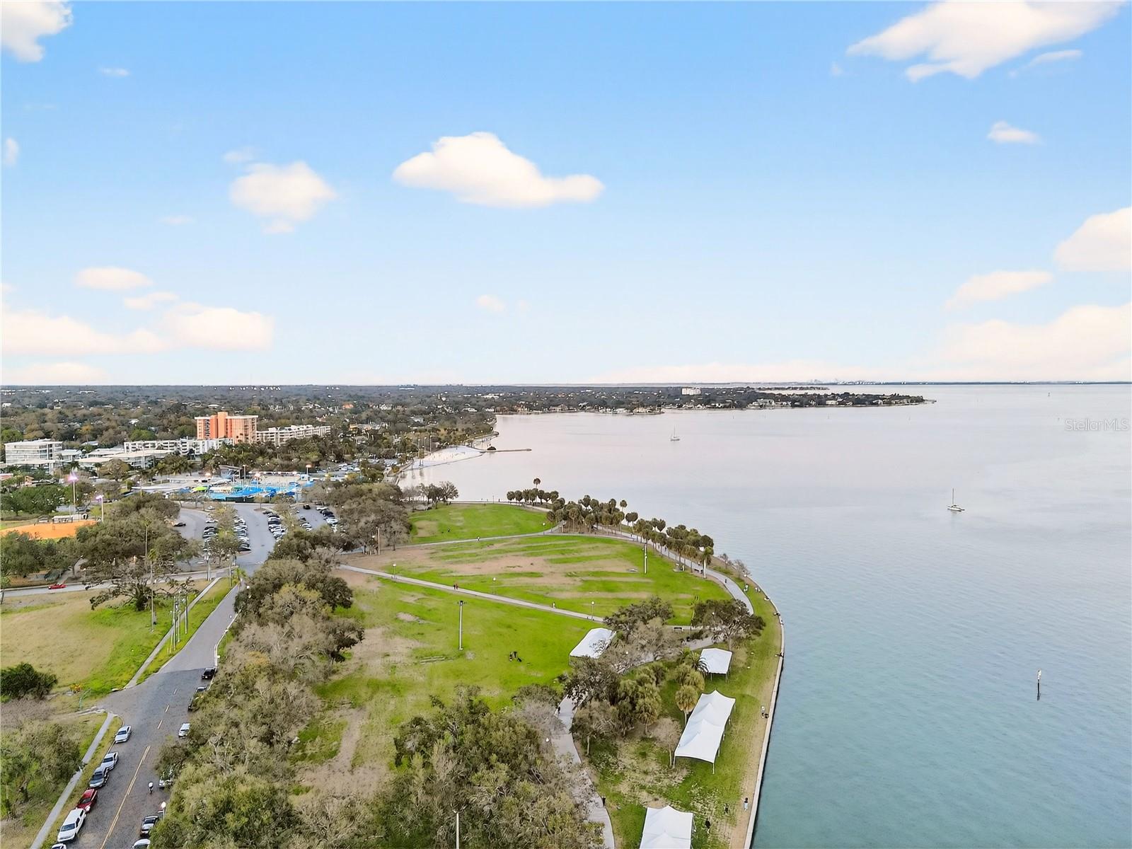 MAXIMO MOORINGS - Residential
