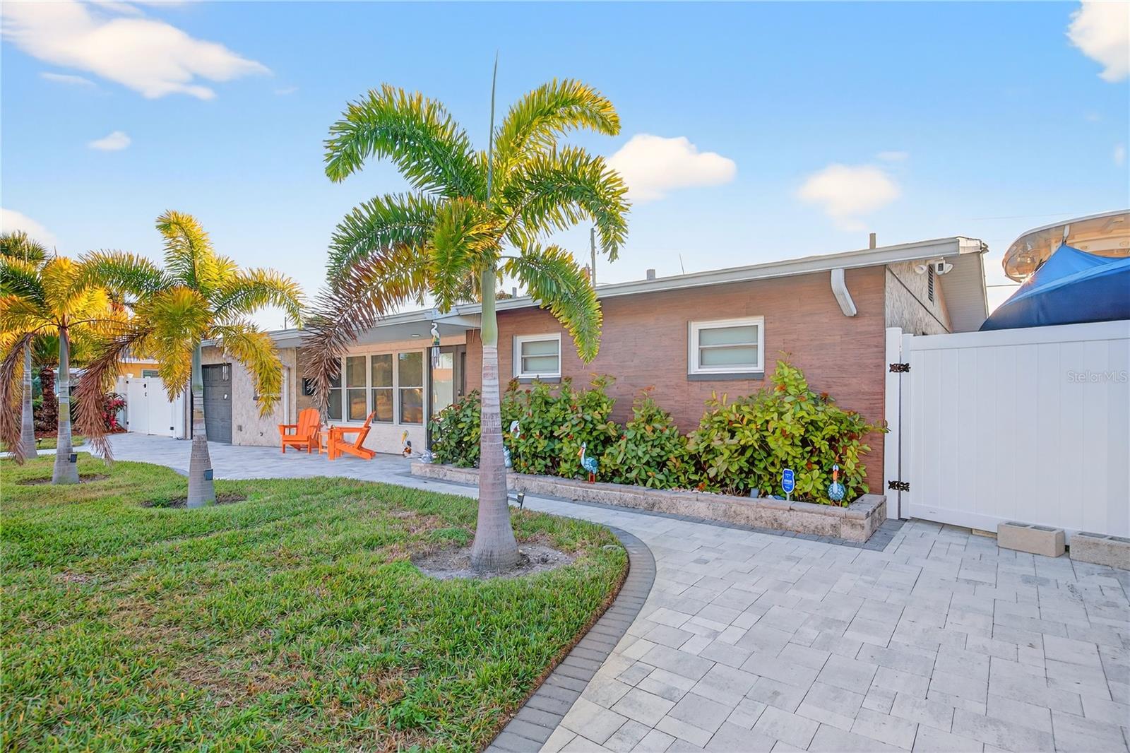 MAXIMO MOORINGS - Residential