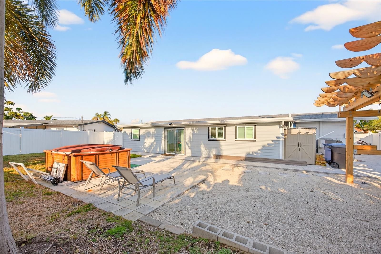MAXIMO MOORINGS - Residential