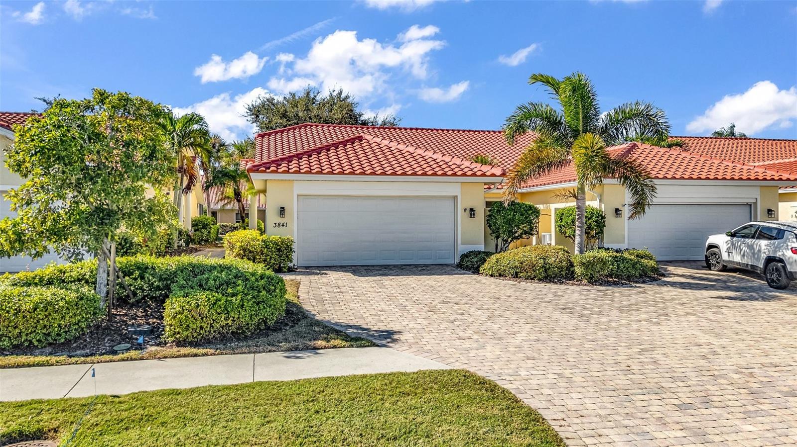 VILLAS BURNT STORE ISLES 01 - Residential