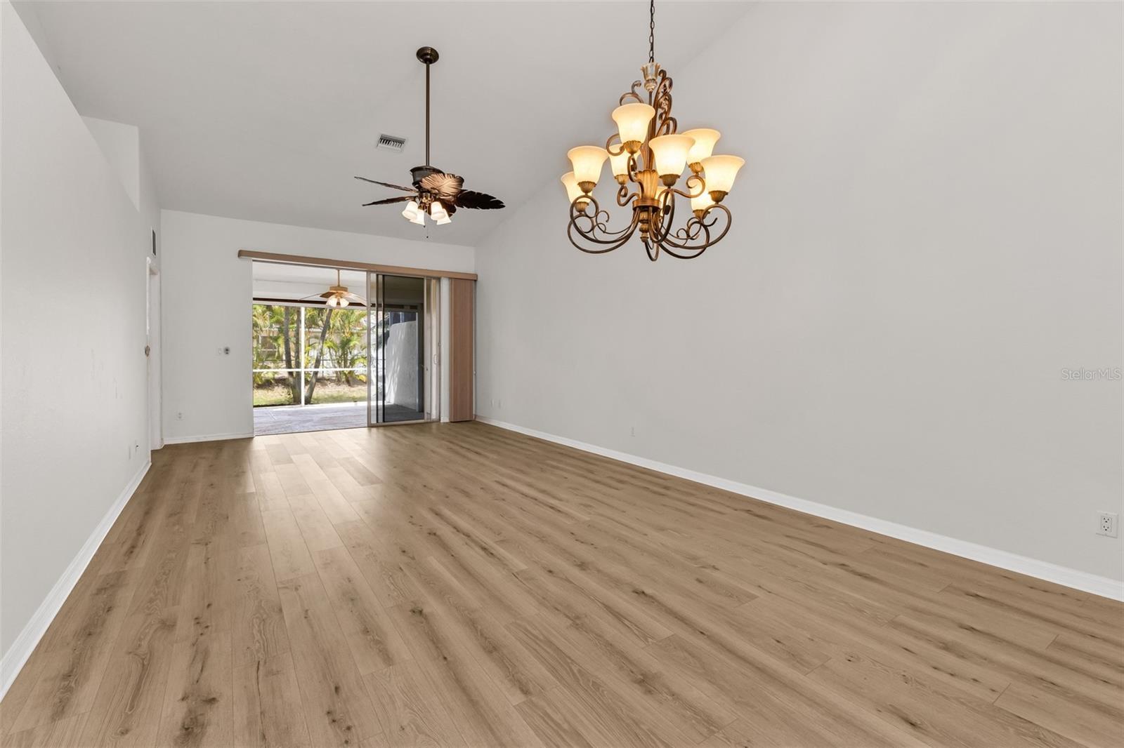 VILLAS BURNT STORE ISLES 01 - Residential