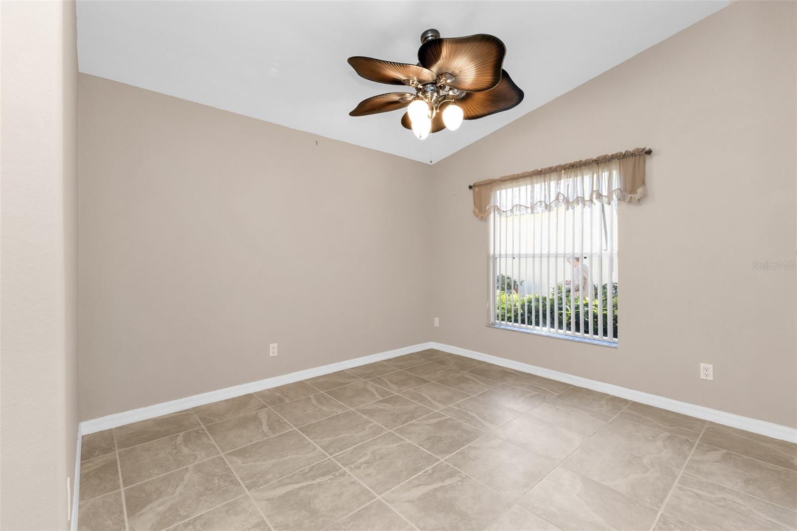 VILLAS BURNT STORE ISLES 01 - Residential