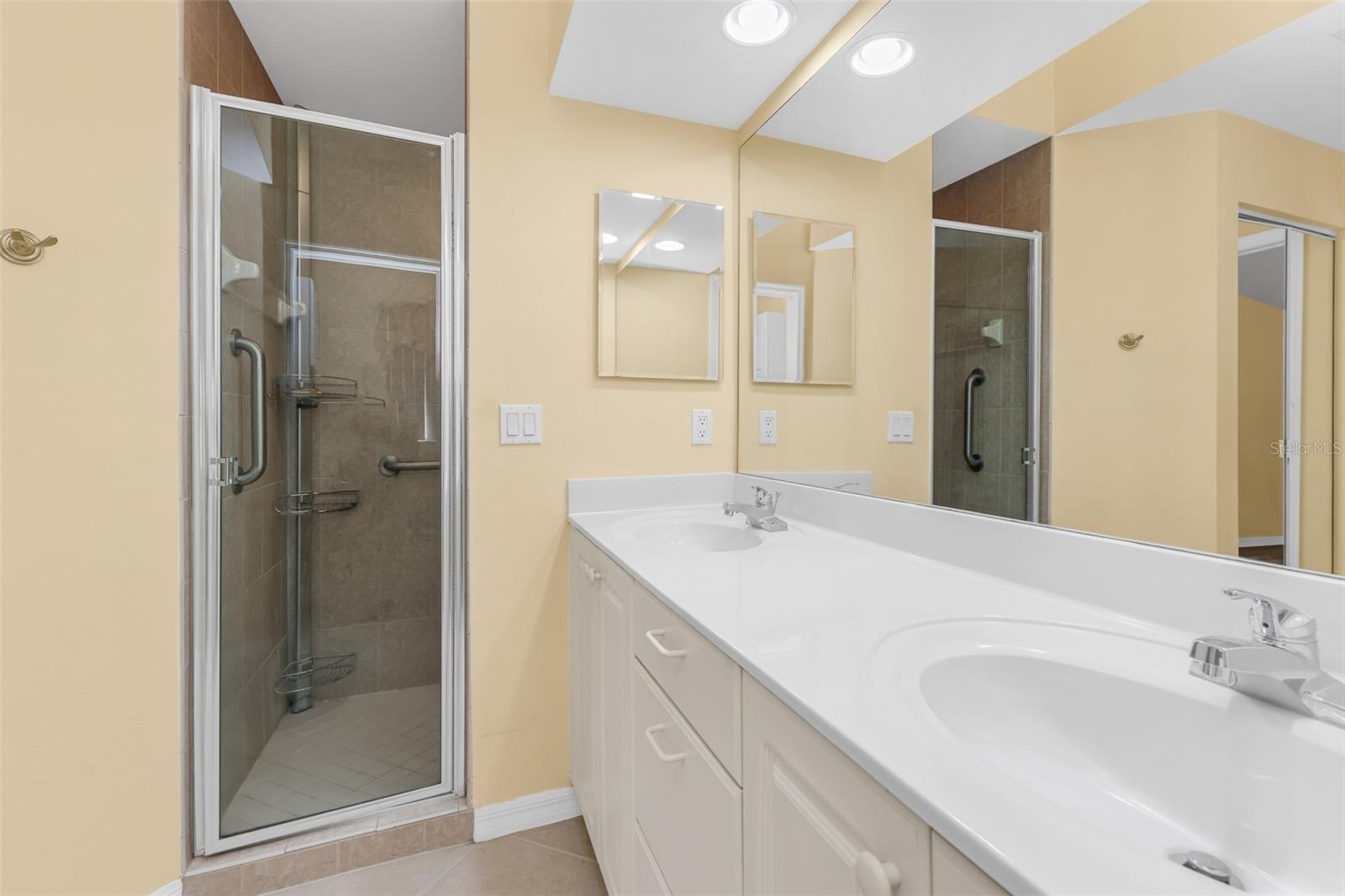 VILLAS BURNT STORE ISLES 01 - Residential