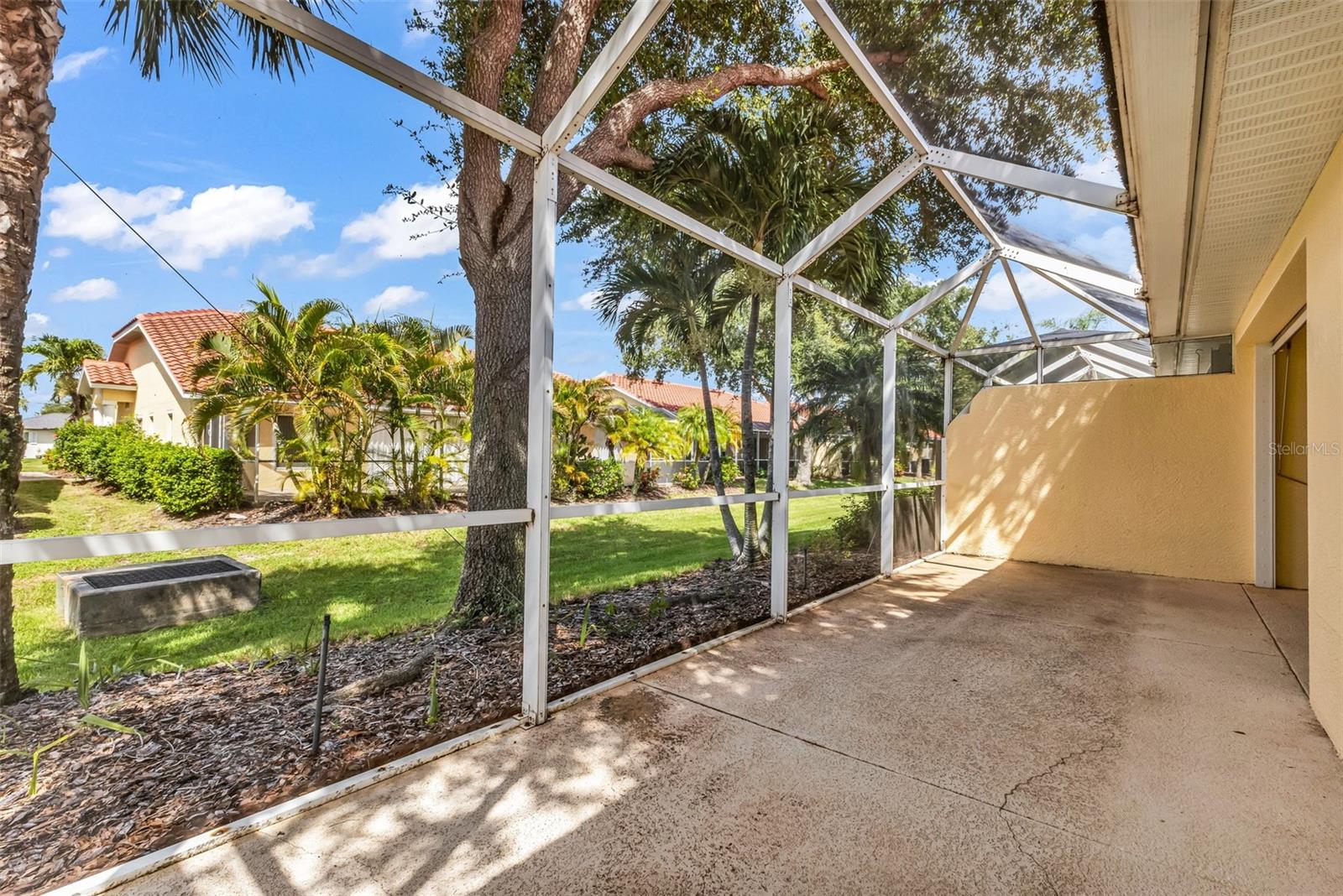 VILLAS BURNT STORE ISLES 01 - Residential