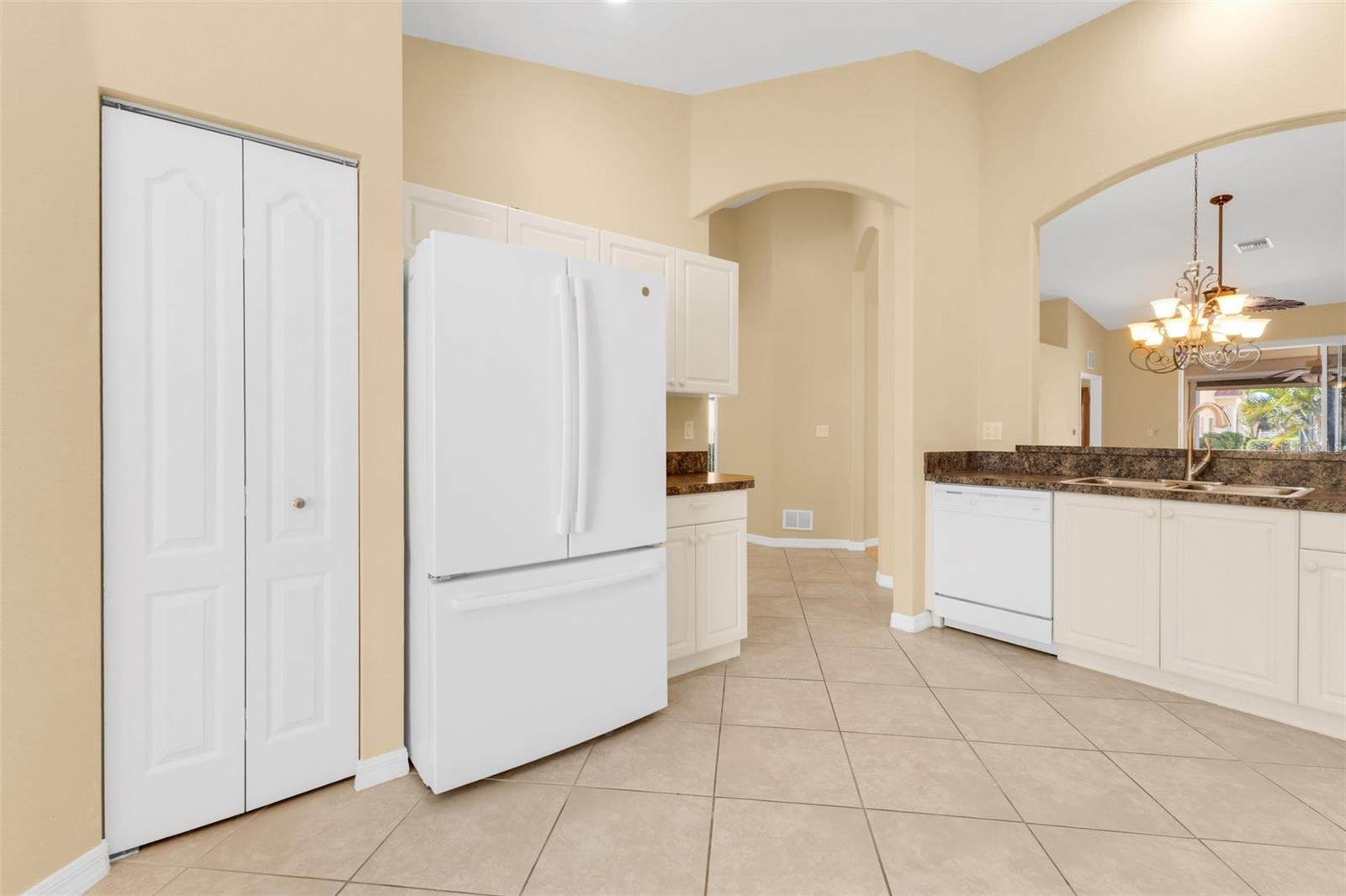VILLAS BURNT STORE ISLES 01 - Residential